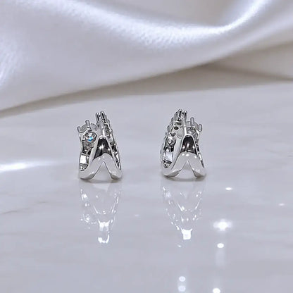 Brincos de argolas em prata 925 com moissanite visto de costas