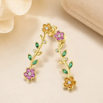 Brincos em prata de lei 925 banhado a ouro com design de trepadeira floral