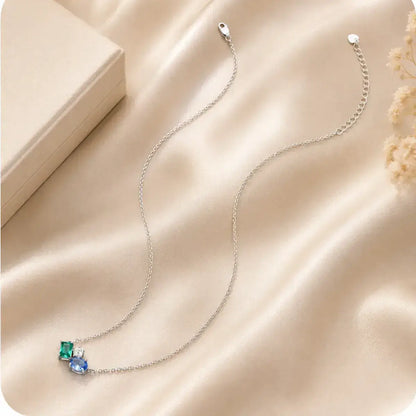 Fecho e extensão ajustável do colar em prata de lei 925  e com pendente geometrico de cristais azul, verde e zircónias
