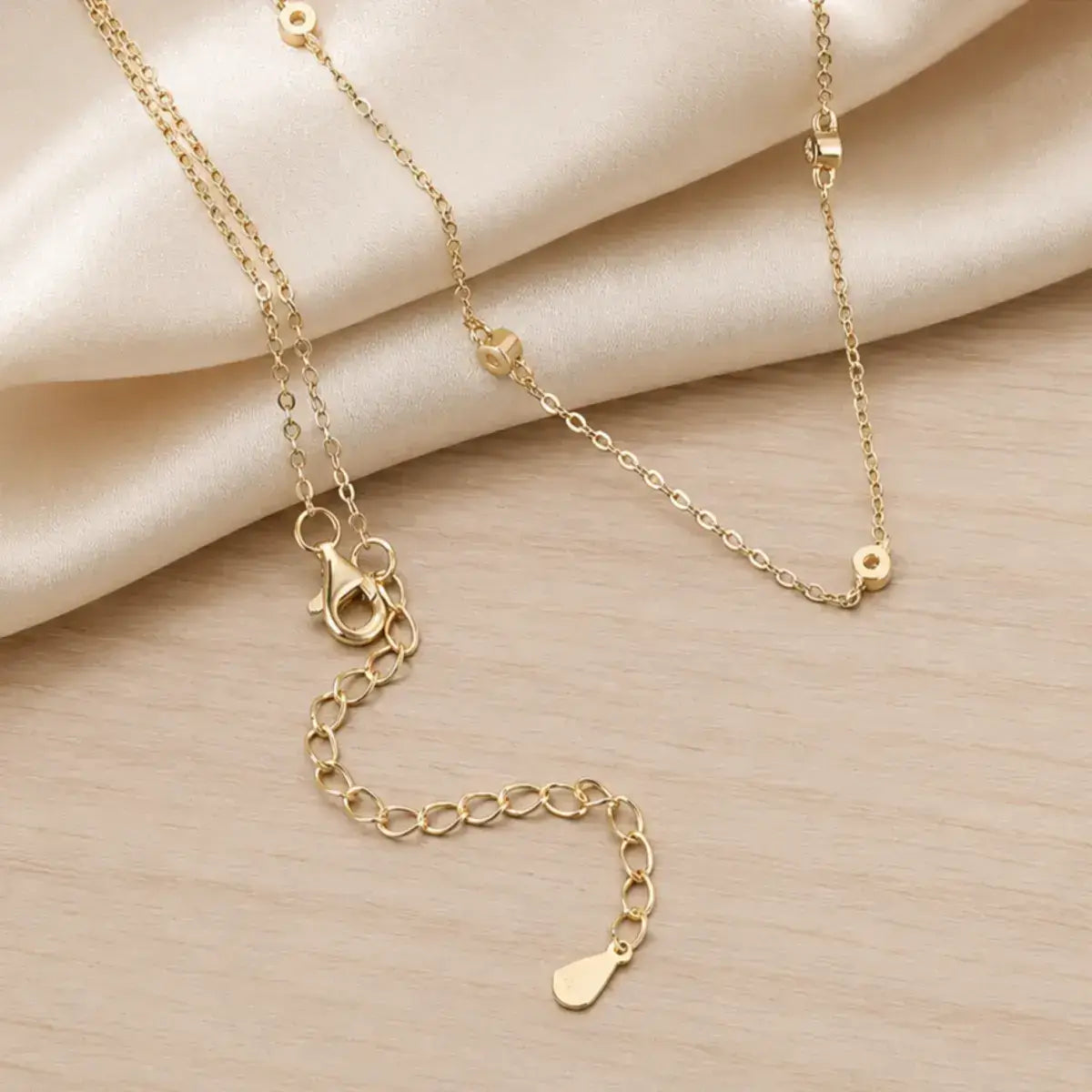Detalhes do colar station em prata 925 dourado com moissanite visto cravação bezel e fecho tipo lagosta