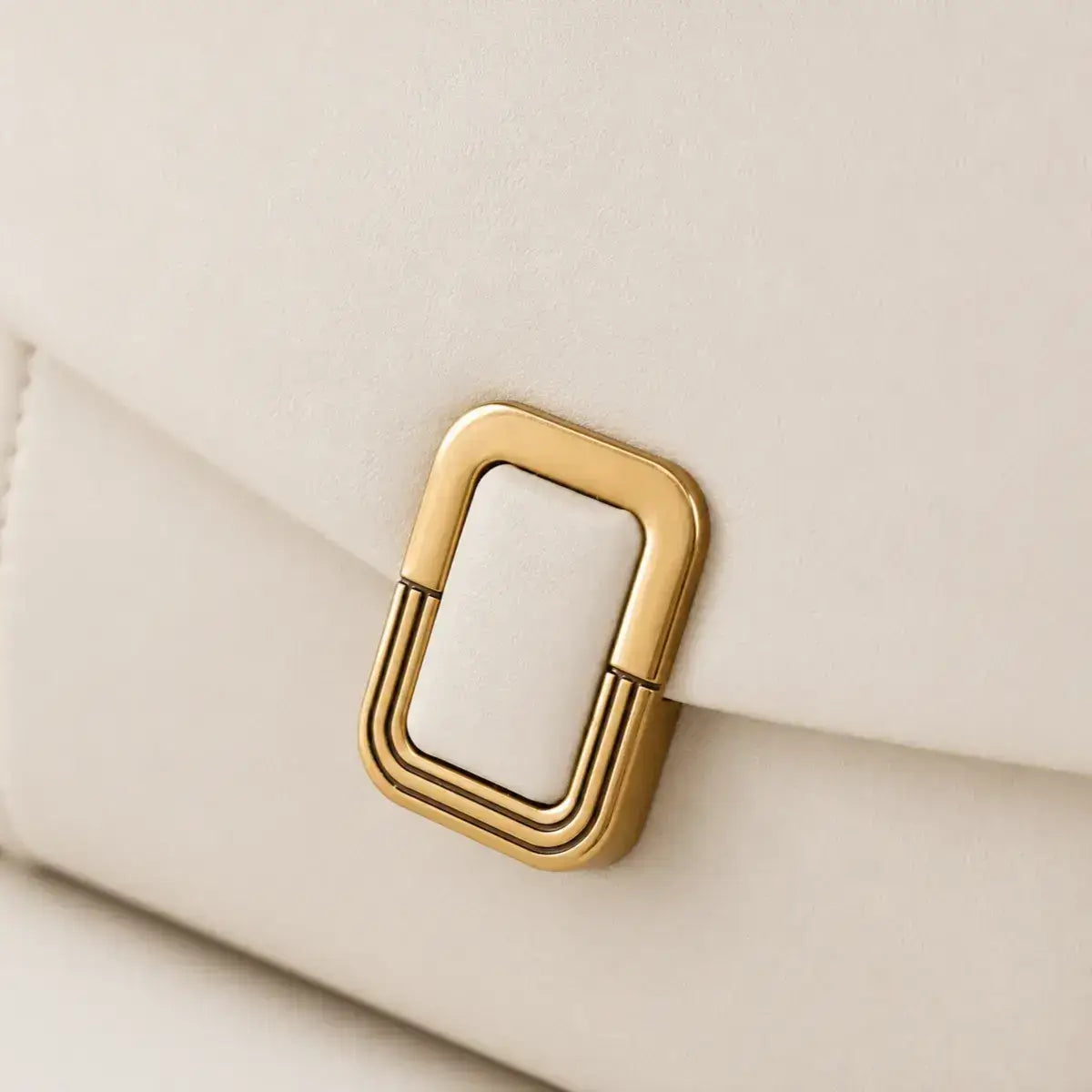 Fecho dourado da mala de ombro pequena em pele genuína Aurelia off white